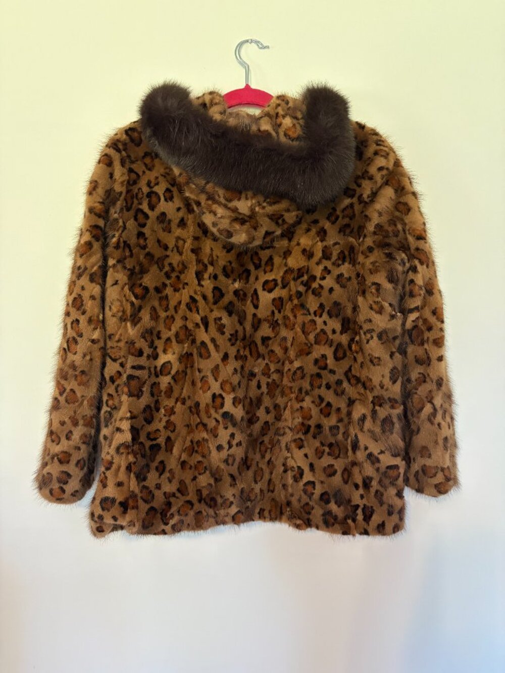 Burtrum Fur of Battle Creek Leopard Print Mink Coat | Size 44 (Large/XL) - Picture 7 of 10